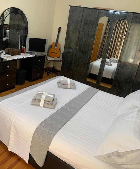 Christina'S House With 2 Bedrooms And Free Parking Gjirokaster Exterior photo